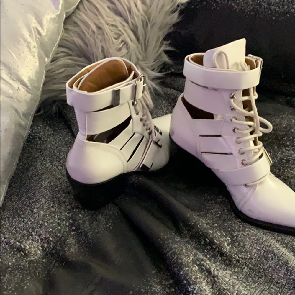 Chloe Rylee Boots - Picture 2 of 4